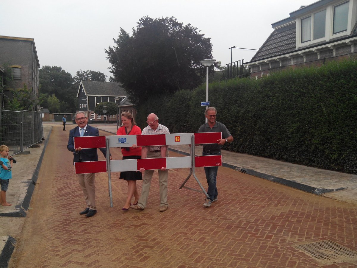 NONAKBV's tweet photo. Opening Tukseweg @Steenwijkerland met veel lovende woorden! Omwonenden en gemeente bedankt voor de samenwerking! https://t.co/1fDycK68BE