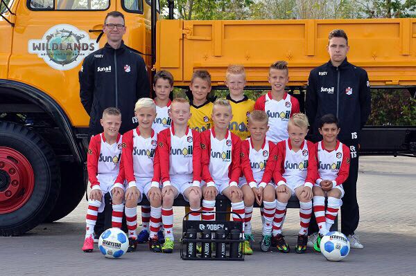 FCEmmenO10's tweet photo. Teamfoto FC Emmen O.10 https://t.co/auPo0SLsMS