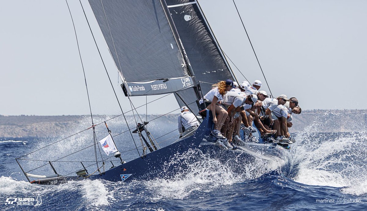 Head over to Facebook for the best photos of the day from <a href="/MartinezSailing/">Martinez Studio</a> facebook.com/52SuperSeries/…