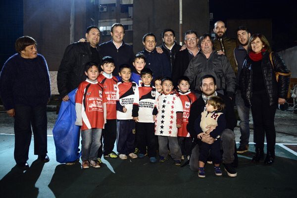 jonathanfrisa's tweet photo. Junto a @CascallaresPJ recorriendo el club Social y Deportivo Estrella Federal del barrio Don Orione #somosbrown https://t.co/x8FwhjBD2u