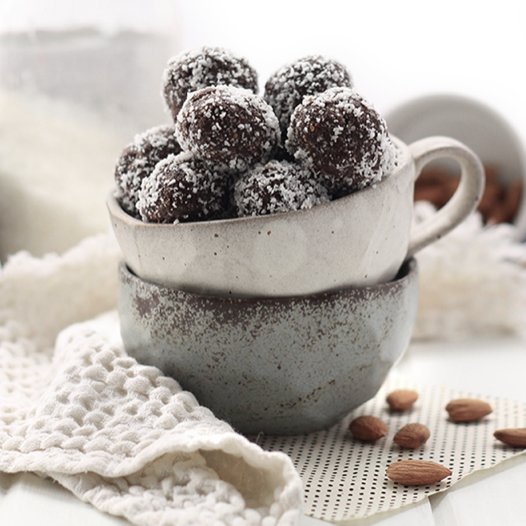 AltMilk's tweet photo. These almond-joy inspired energy balls will help you power through to the end of the week! https://t.co/mWWuYpGbwF https://t.co/EVoULXsK9X
