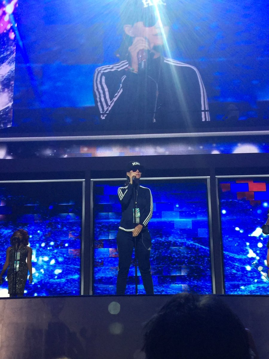 beth_reev's tweet photo. KATY PERRY SOUNDCHECKING #HighPointDEM https://t.co/dv1AzgCfzd