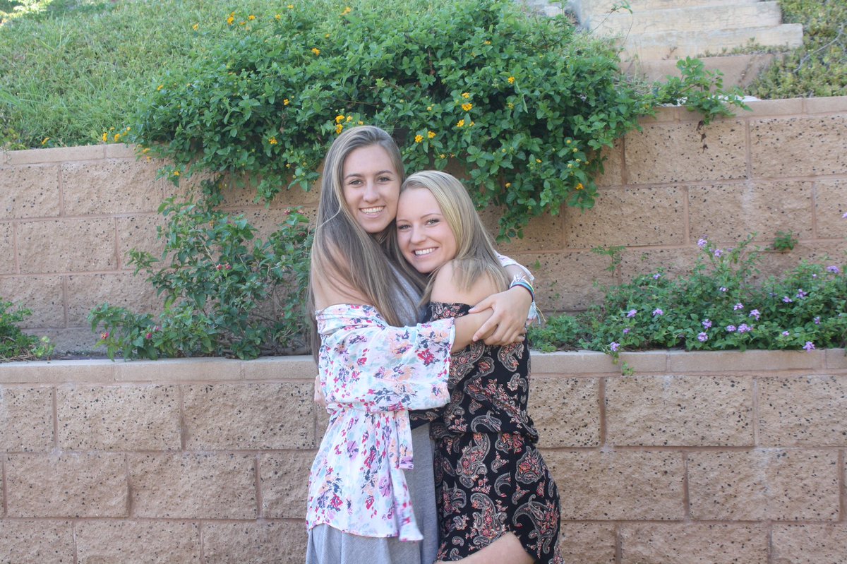 jillcg09's tweet photo. Happy birthday to this cool girl🎉 I hope your birthday is just as wonderful as you are❤️💚💜 @laurenwhitney44 https://t.co/ADl6B7vtrs