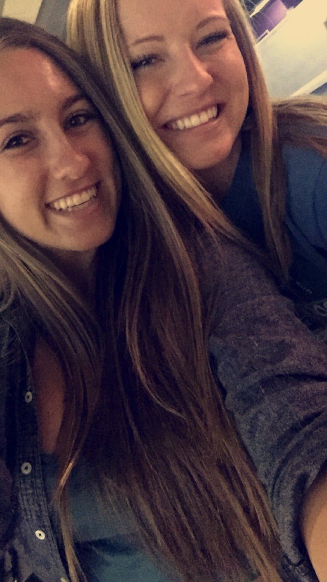 jillcg09's tweet photo. Happy birthday to this cool girl🎉 I hope your birthday is just as wonderful as you are❤️💚💜 @laurenwhitney44 https://t.co/ADl6B7vtrs