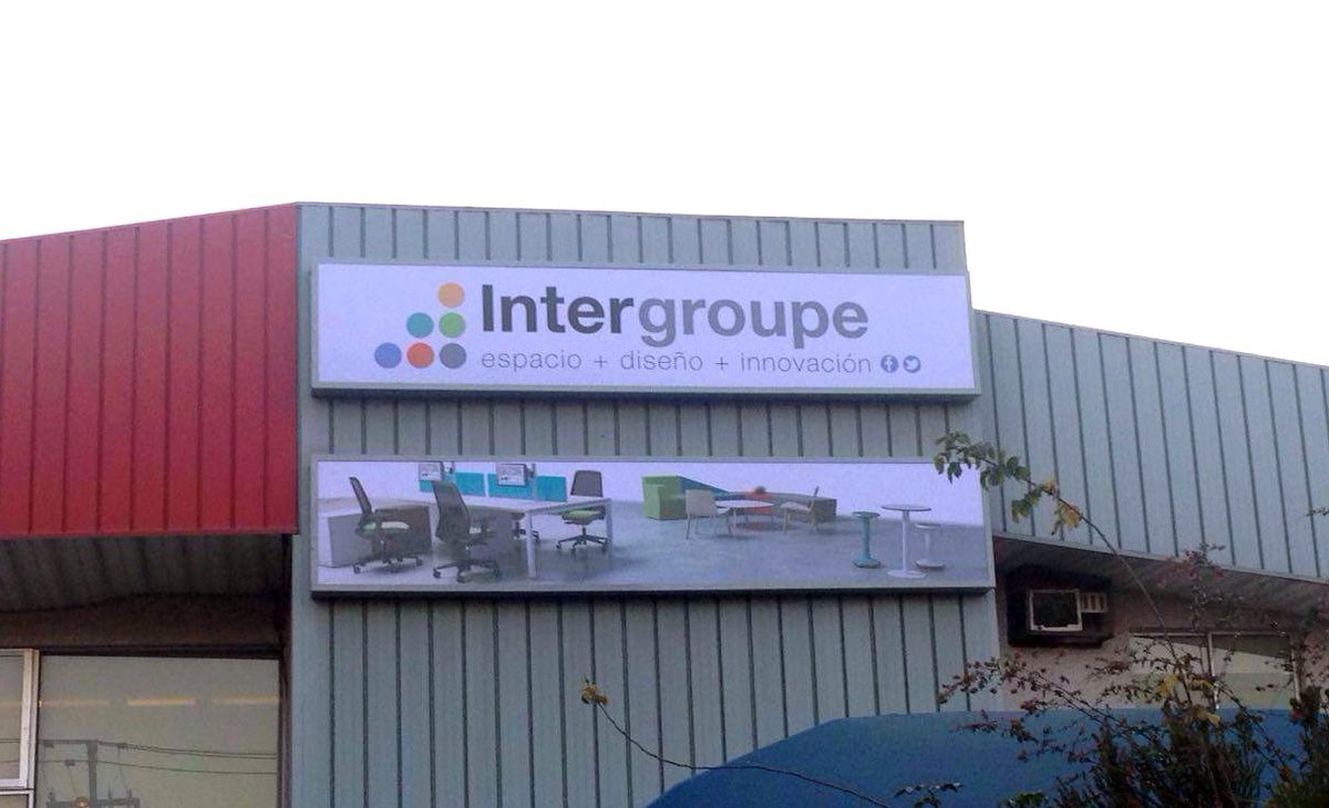 INTERGROUPE_SA's tweet photo. Con nueva imagen corporativa :D, Gracias #Owndesign @tudisenoenvinilo https://t.co/dYseUA2LDS