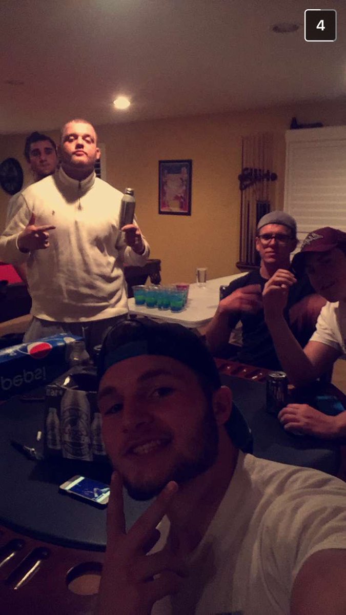 Happy birthday to my bro <a href="/KyleStewartkd/">Juicy slim K®</a> you the man hope today is lit 😎😎