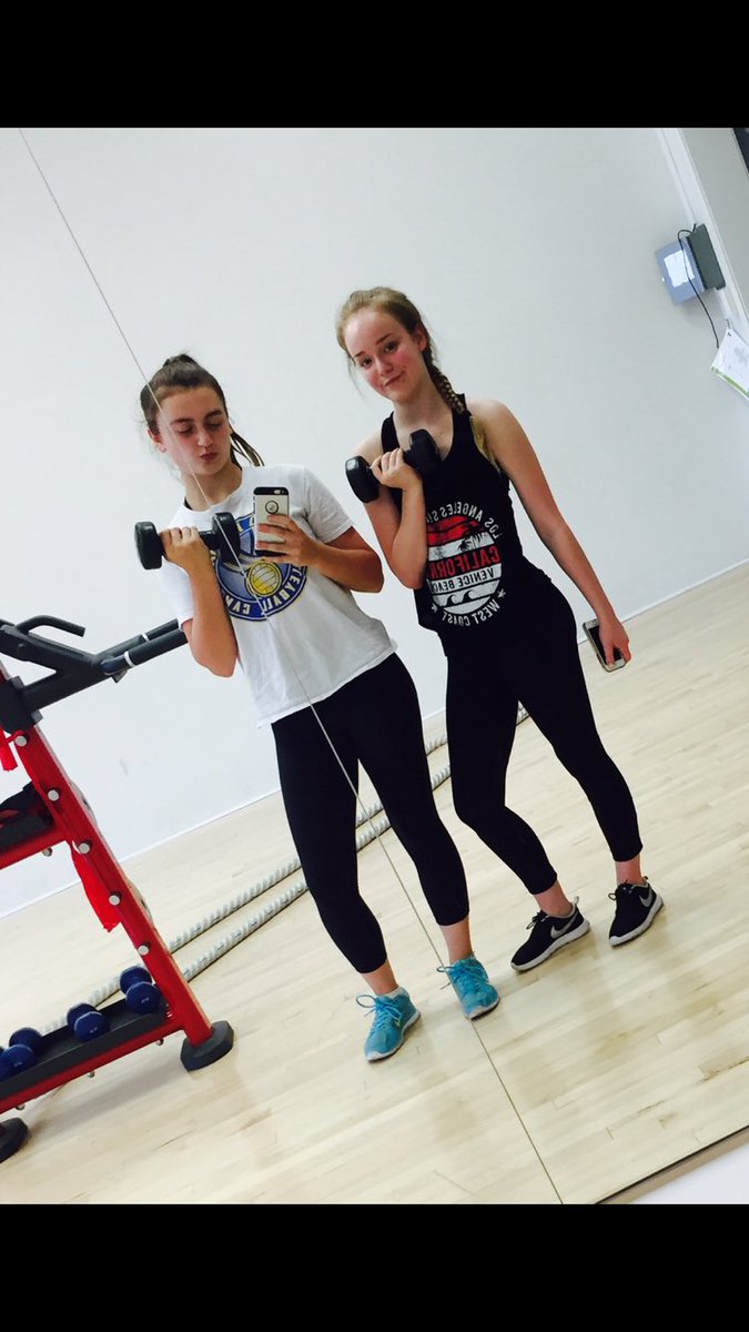 8dolantwins47's tweet photo. #SquadContest @OldNavy @alexaiono @hannahbateman17 💗💗 https://t.co/C1oP6coVTM