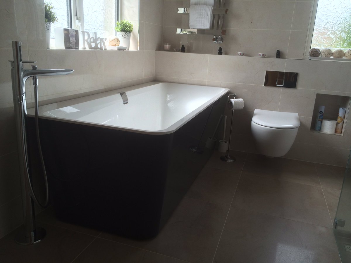 Bath from few months ago. #vileroyandboch #bath #design #designinspiration #sapphirebathrooms #bathrooms #tiles