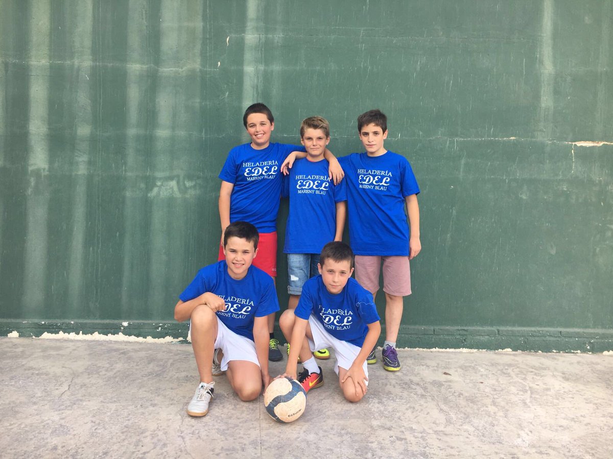 heladeria_edel's tweet photo. Equipos Heladeria 2016 Los Edel https://t.co/hZxxcpZDdA