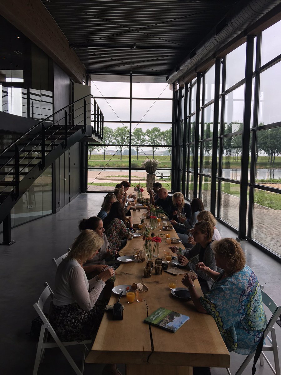 GvEventmanagers's tweet photo. Heerlijke lunch tijdens inspirerende GvE-summercourse over persoonlijk leiderschap in Innovatiekracht te Spijkenisse https://t.co/1d9gfhwbhj