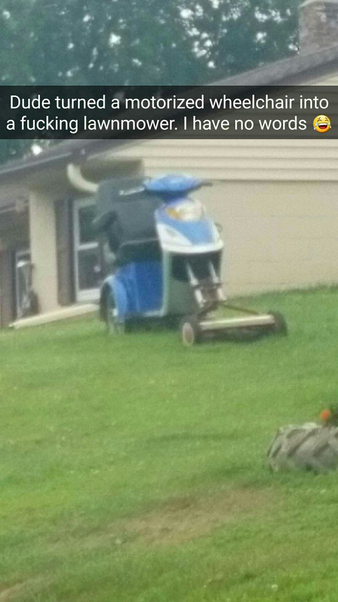 Jlane_22's tweet image. So yeah, I encountered this in Somerset, WI this am. It's redneck and genius at the same time haha. #WIproblems