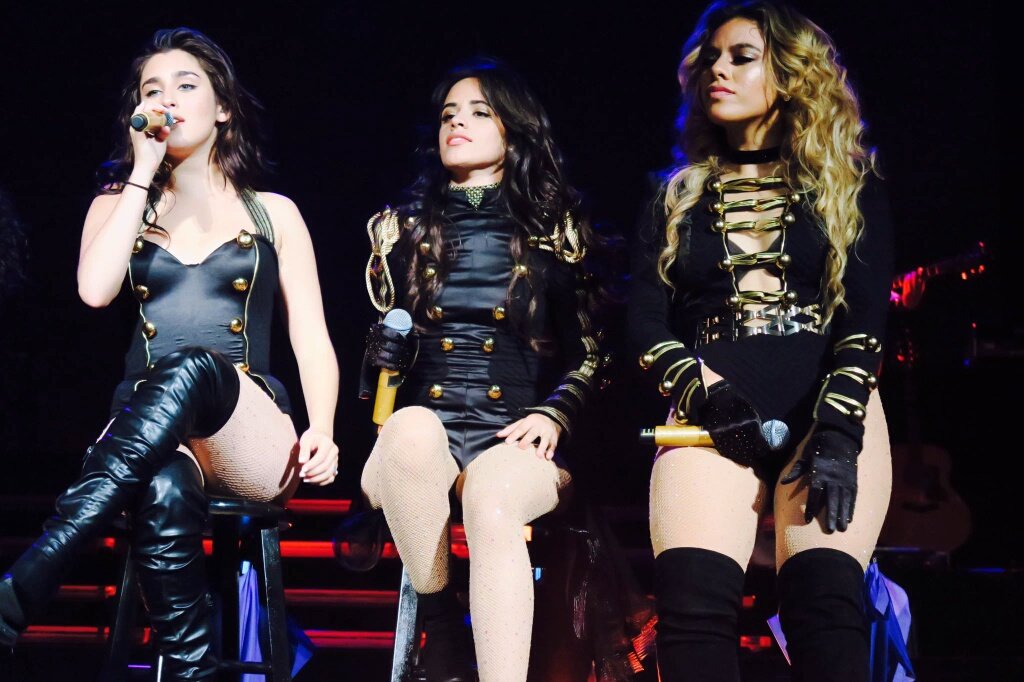 kccabellord's tweet image. UM MINUTO DE SILENCIO PRA APRECIAR ESSA PERFEIÇAO
TOUR HARMOS #MTVHottest Fifth Harmony