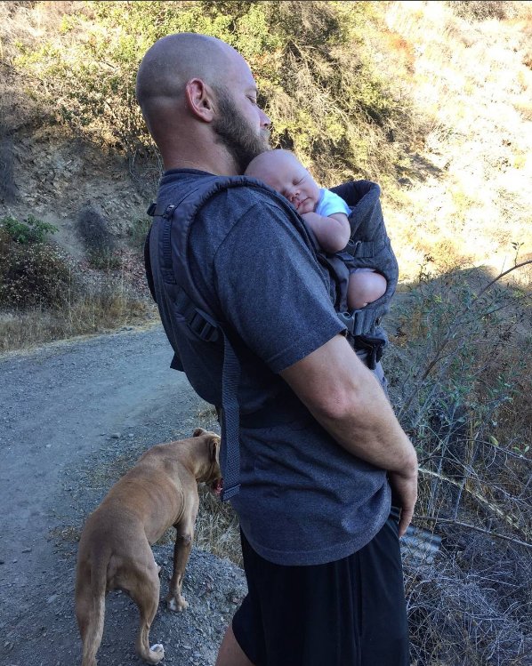 Life_and_Style's tweet photo. SERIOUSLY? #BurtJenner is accused of being a bad parent and  claps back at fans! https://t.co/Kyk1SSjpxh https://t.co/wfwomoZnyz