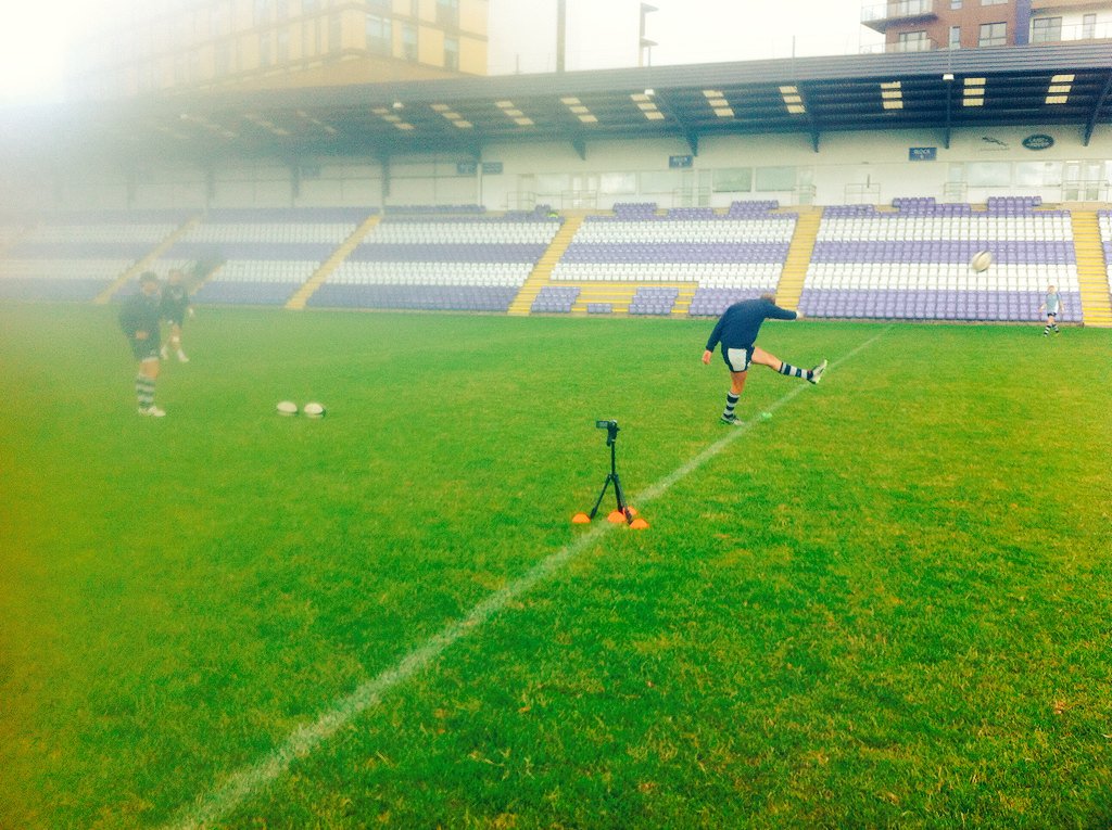 proviewsports's tweet photo. Practice! @proviewsports team w/ @JPritchard_21 leading a multi-angle technical kicking session - @CoventryRugby https://t.co/pjA1ZjOQpg