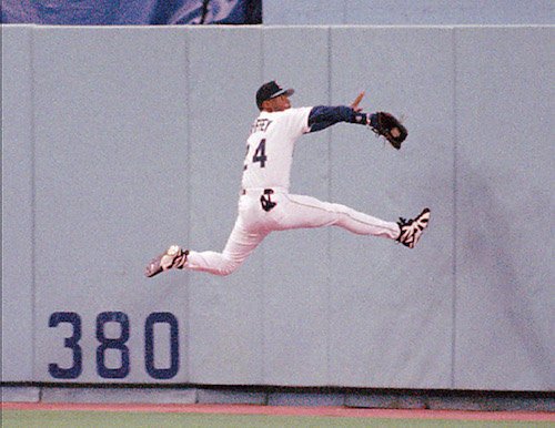 THRONExyz's tweet photo. #THRONEthrowback: A Tribute to Ken Griffey Jr.
https://t.co/vLNW5uQNim https://t.co/cibz8OYqdT