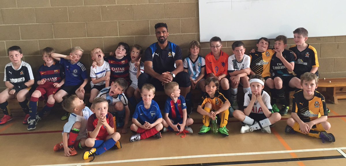 CUCoachDom's tweet photo. Big thank you to @leonlegge32 for coming down for a visit! The children loved it #FirstTeamThursday https://t.co/8cQojqJ2lo