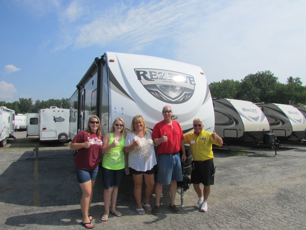 gr8camperdeals's tweet photo. Congratulations to the Rice family for their new purchase of Rezerve! #PRVIndy #PRVHappyCampers https://t.co/0GQDS293Dw
