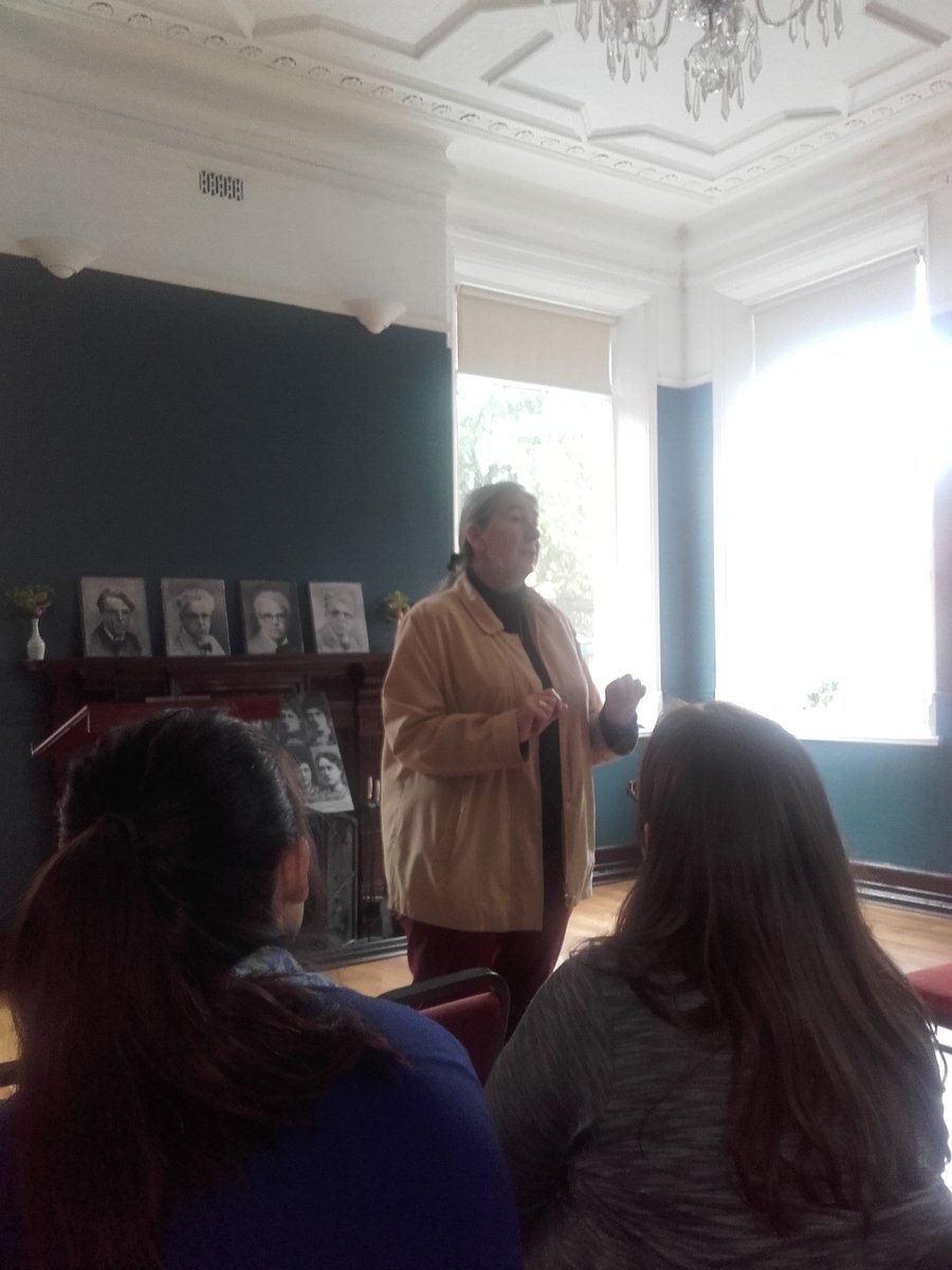 ocinneide69's tweet photo. Open mic poetry reading @YeatsSchool @IntYeatsSociety @Yeatssocietyirl #dateswithyeats https://t.co/O6JjLJngBE