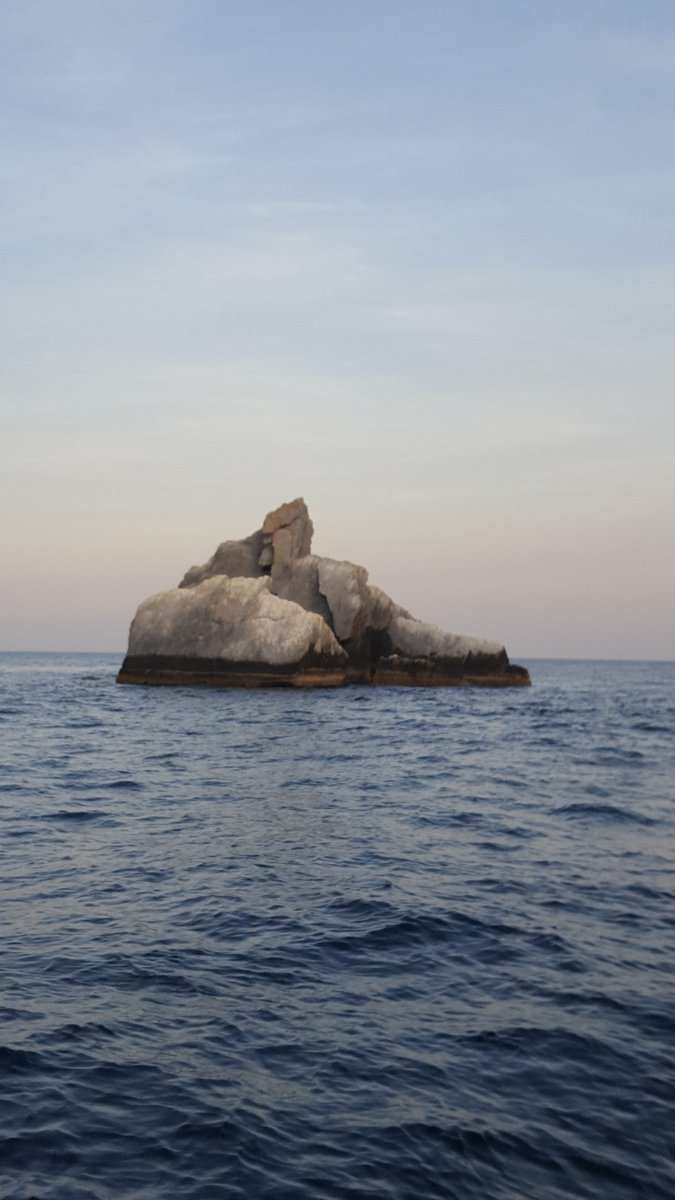 Fishing_Club_OM's tweet photo. كمزار القرية الساحلية الجميلة بمحافظة مسندم من أجمل المناطق البحريةفي السلطنة
منقولة عن:ولد الدار كمزار
@hassan81191 https://t.co/bwUxL0HuZN