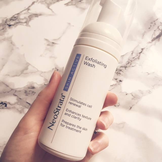Win @NeoStrataSkin Exfoliating Wash which helps stimulates cell renewal. Just Follow + RT!#giveaway #win