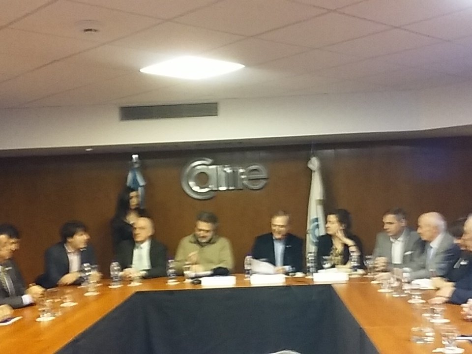 gladysalanis's tweet photo. En @redcame junto @AlejRozitchner Debate  @rsecame @ciudadycomercio @AcasmaCaba @fctarrio @SanNicol @jabereciartua https://t.co/t0xwoBes5r