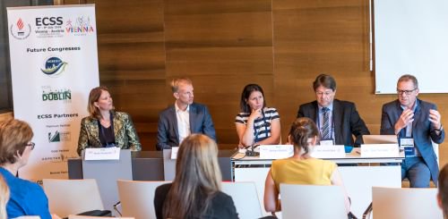 E_C_S_S's tweet photo. Media Release -Break-through science presented at #ECSS2016 Press conference highlights here https://t.co/XHB0efgtJR https://t.co/CUN11cPHEi