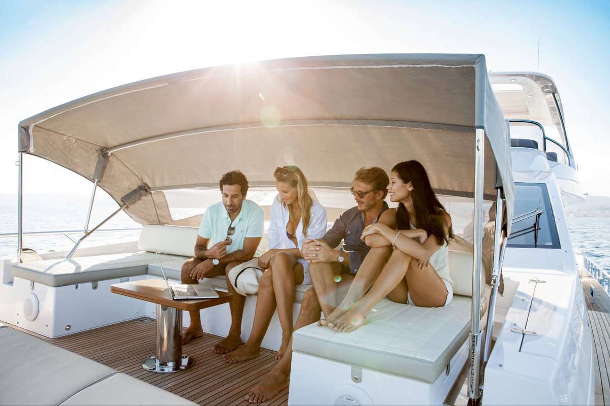 AzimutYachtsHK's tweet photo. This sun-pad area in the bow is a CORNER OF #PARADISE. Soak up the sun’s warmth after a plunge in the sea. #Azimut72 https://t.co/FJjdYKtbyV