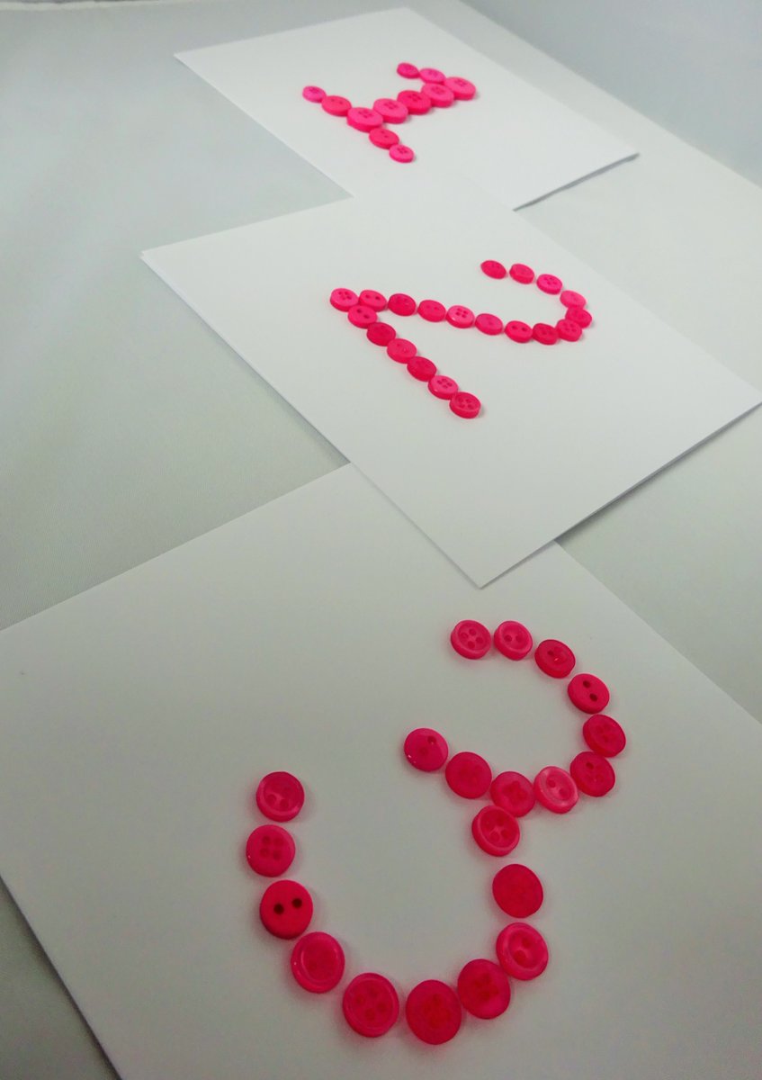 madebyauntsal's tweet image. Children's Birthday Cards -Numbers look cute ow.ly/4qQf302D7ER @HandmadeHour #buttoncards #numberscards