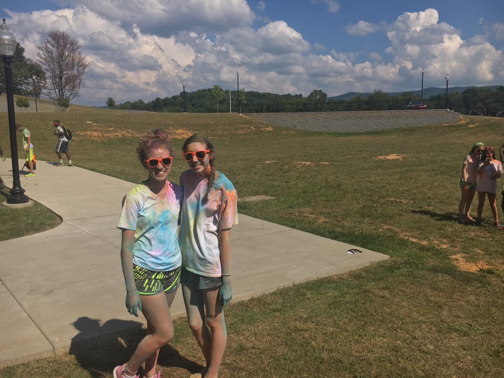 muhkenlee's tweet photo. almost died but at least we looked cool doing it #yim2016 https://t.co/UaBmwh4Mz2