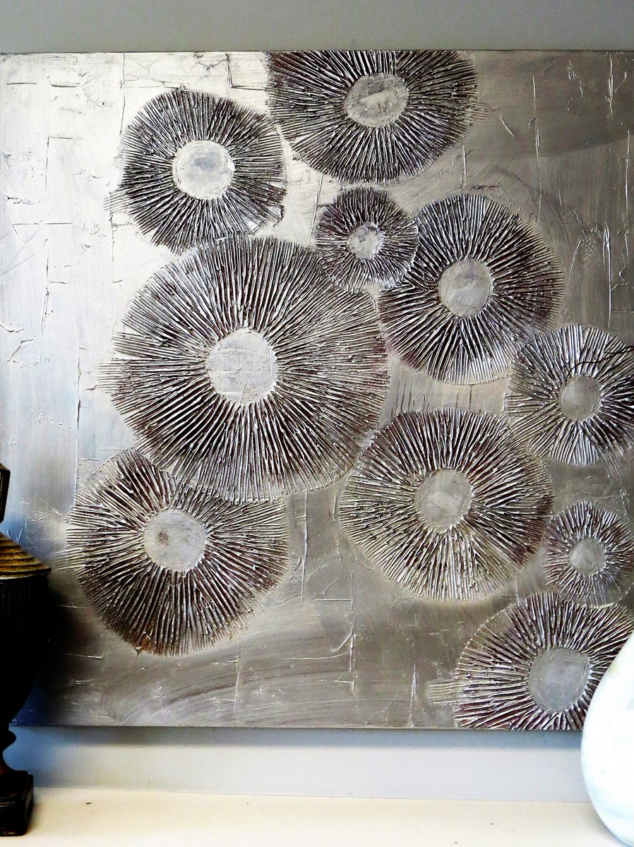 JandLInteriors's tweet photo. Deal of the Day! This beautiful silver canvas artwork was $200.00, but for today only it is on sale for $55.00! https://t.co/oOsNhPusJN