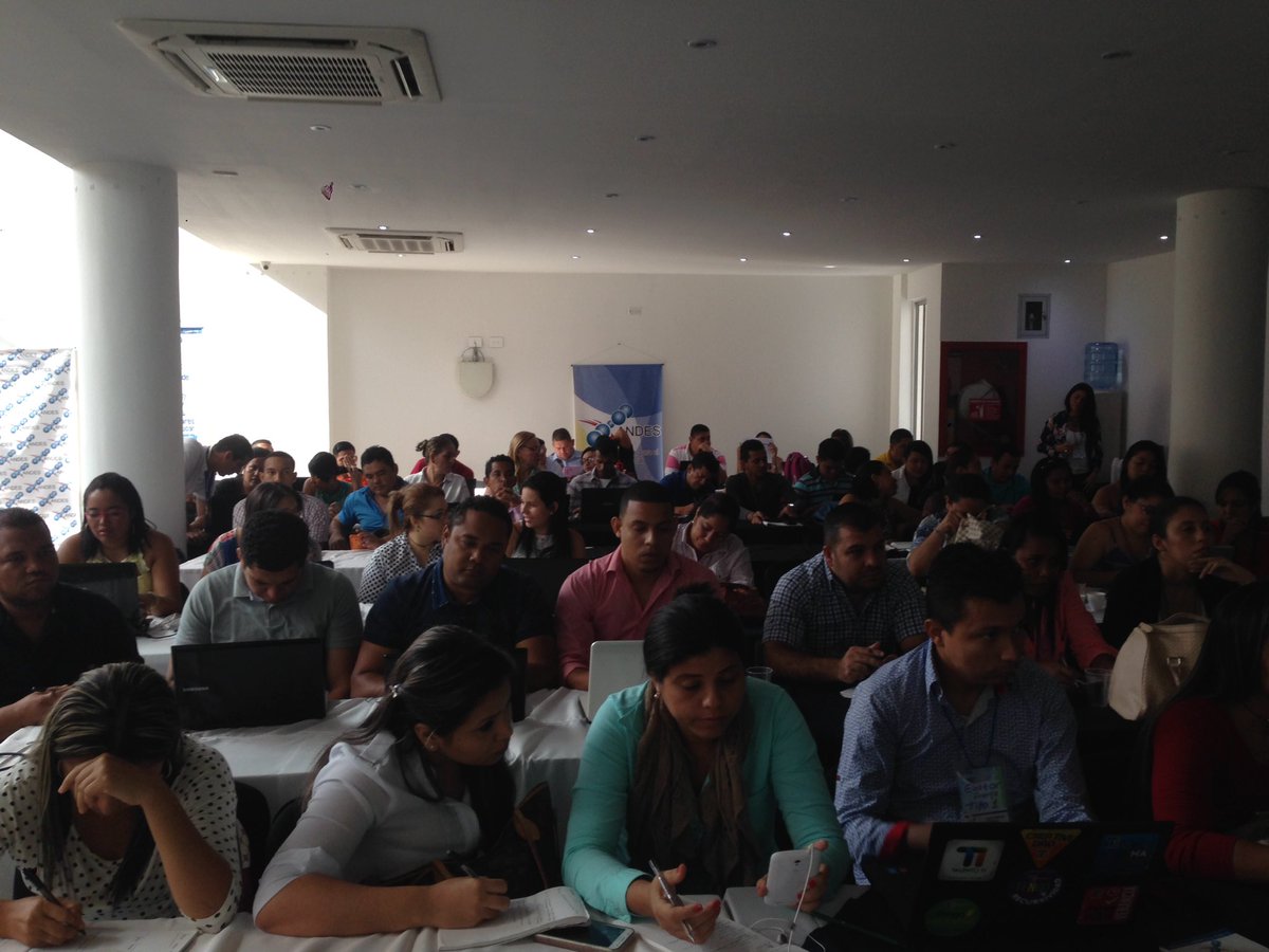 emerjaramillo's tweet photo. Continuamos con el tercer día de la formación de formadores de región 1 #innovaple @CPEInnovaTIC https://t.co/NgEl4iFzRN