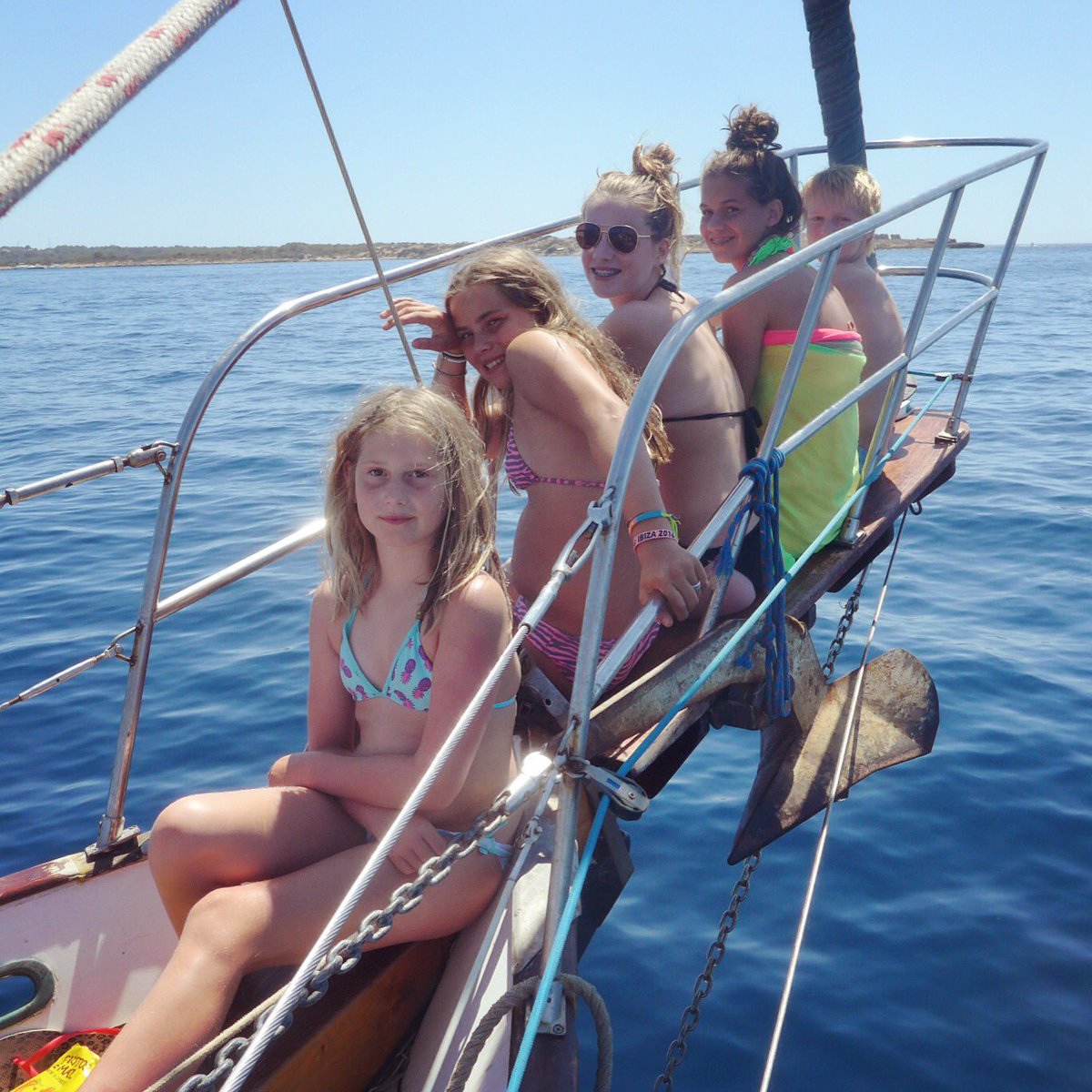 OnceUponaBoat's tweet photo. Hey teacher, leave them kids alone! ~
#Ibiza #Formentera #onceuponaboat https://t.co/8Ov5tMKVlZ