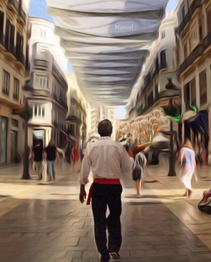 Málaga. El Biznaguero por calle Larios
La esencia del olor a biznagas. ..fb.me/1nz4kfBYX
