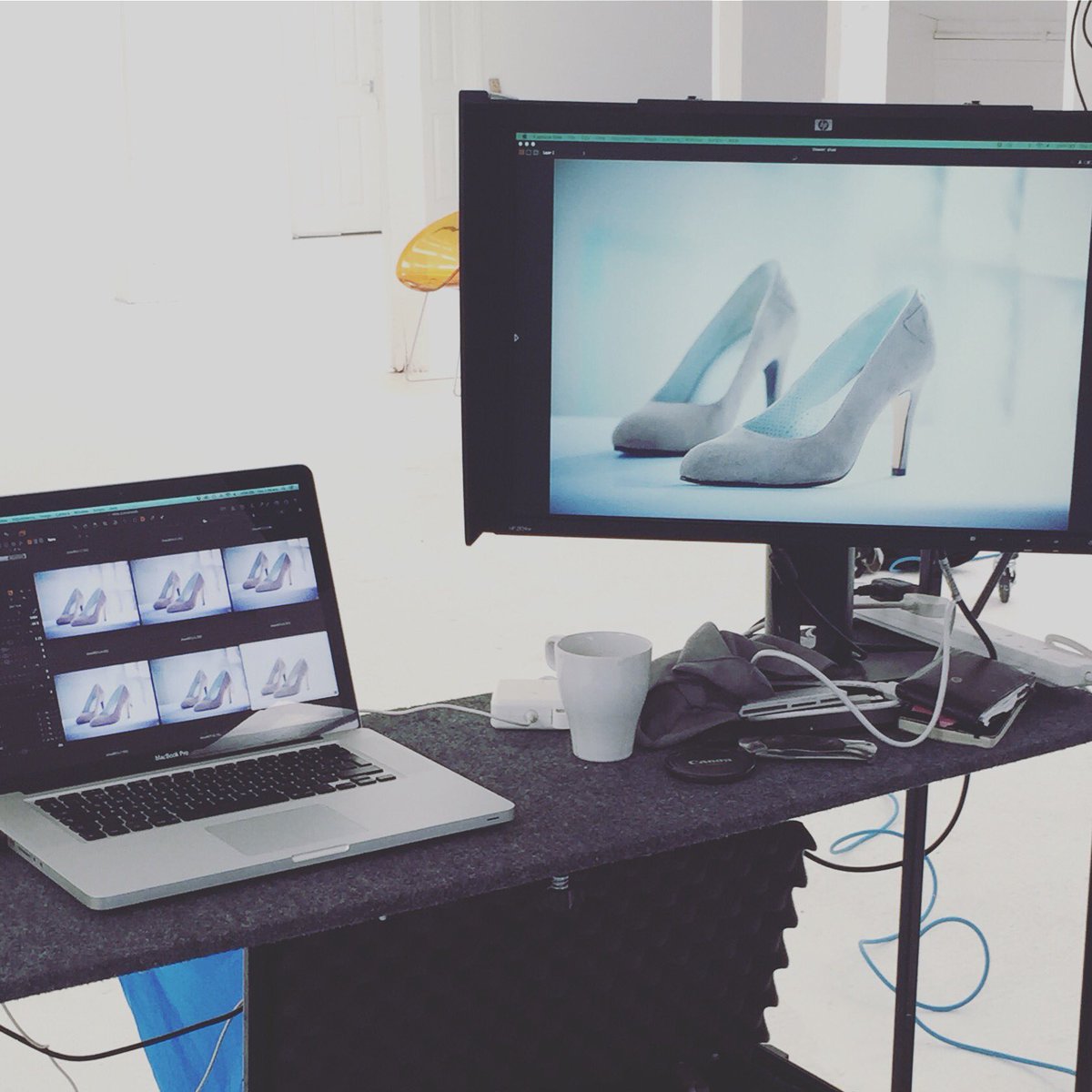rosie_spriggs's tweet photo. Lovely shoes on today's shoot @callashoesuk #callashoes #heels #shoelove #grey #photography #fashion https://t.co/oqWWHlYHg8