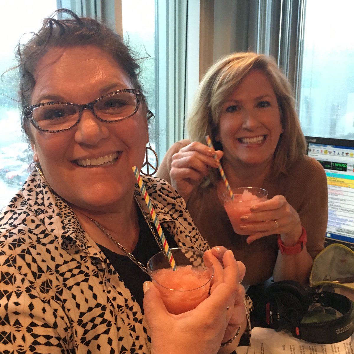 WKRQ's tweet photo. What the heck is a Frosé? @AmyTobinCinci from @NewRiff_Events tells us next! Get recipe: https://t.co/sqF2z5z1Ho https://t.co/KriB8LD6uk