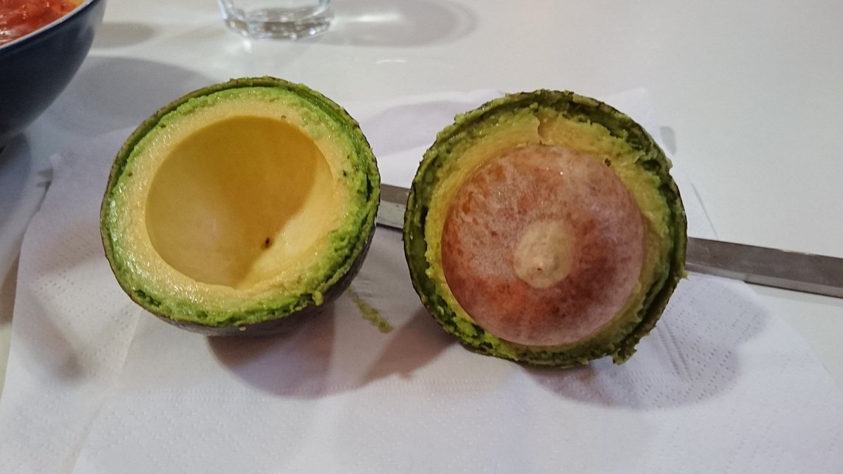 TimminsJen's tweet photo. Where's the rest of my avocado @Tesco  #disappointedcustomer https://t.co/OHOvquvrt1