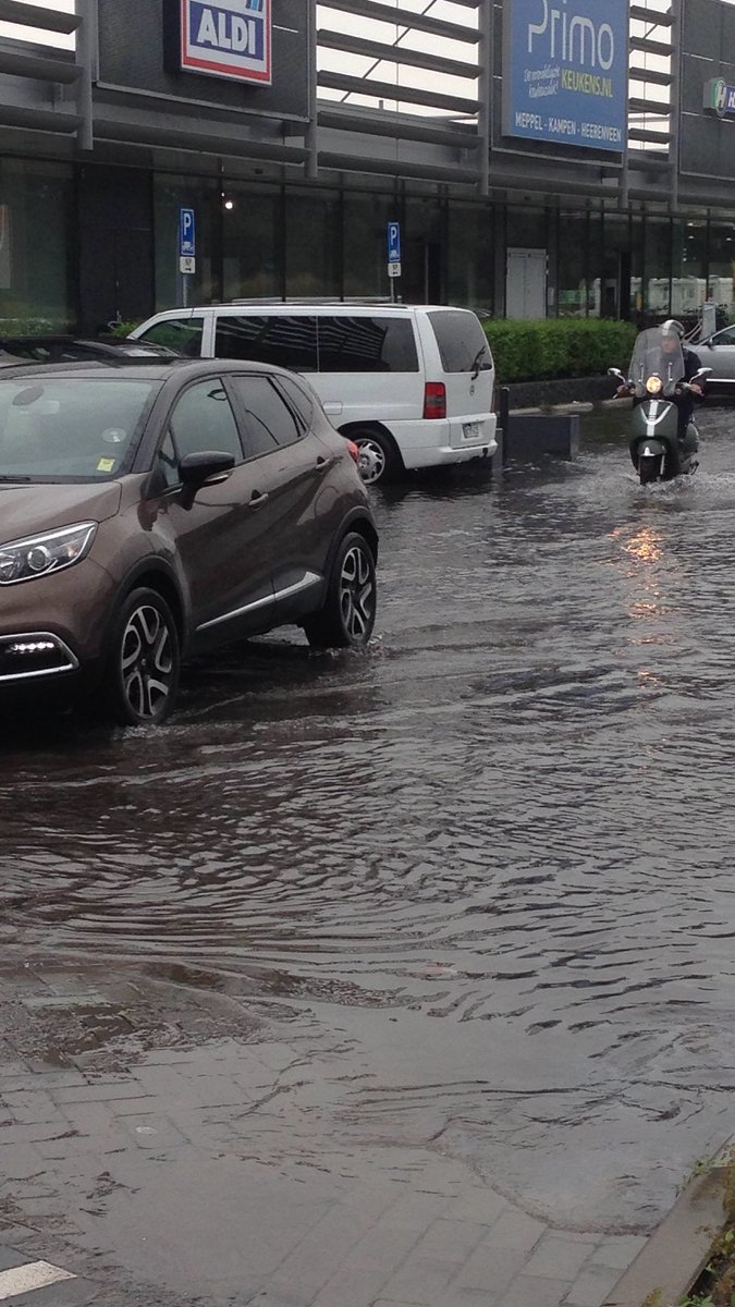 <a href="/112Kampen/">112Kampen.nl</a> Melmerpark staat onder water