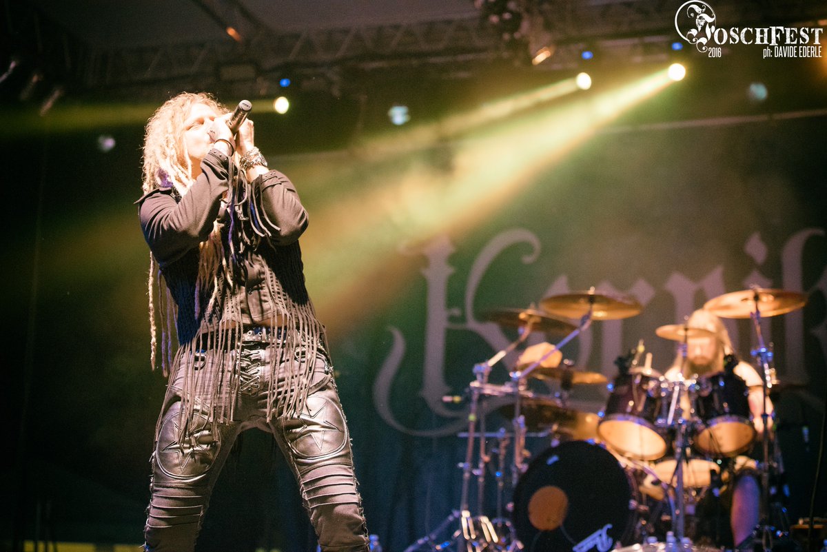 davide_ederle's tweet photo. @Jonnemusic @_korpiklaani #metal #heavy #instrument #music #live #energy #musician #rock #concert #foschfest2016 https://t.co/nqRq2R4yv2