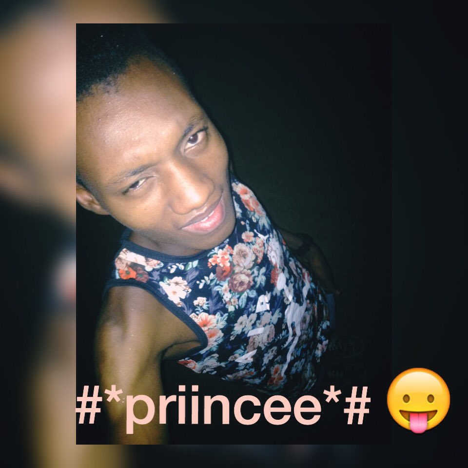 PriinceeJr's tweet photo. On vient de me dire que seul un noir peut blaguer sur les noirs, un juif sur les juifs, etc.
#*priincee Jr *# https://t.co/U6kxE6M6Z3