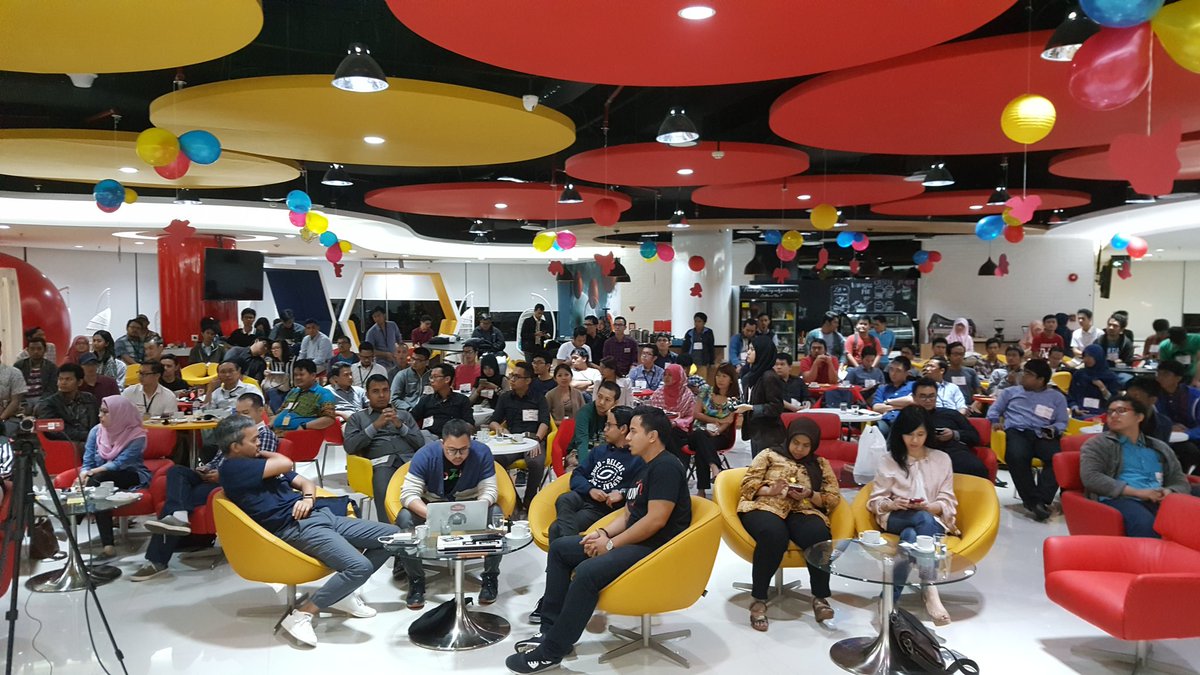 dhiku's tweet photo. Sharing session at devtalk @techinasia about product management tips: prioritization, roadmap, and data driven https://t.co/N3uD6aWHUd