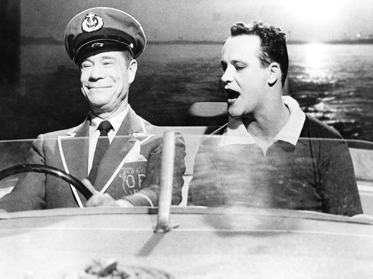 tcm's tweet photo. Remembering Joe E. Brown on his birthday, here with Jack Lemmon in SOME LIKE IT HOT ('59) https://t.co/6lyU9BxiaH
