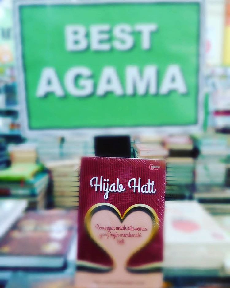FLPSulsel's tweet photo. Buku Hijab Hati @FitrawanUmar di rak Best Agama https://t.co/nxcepBSuMD