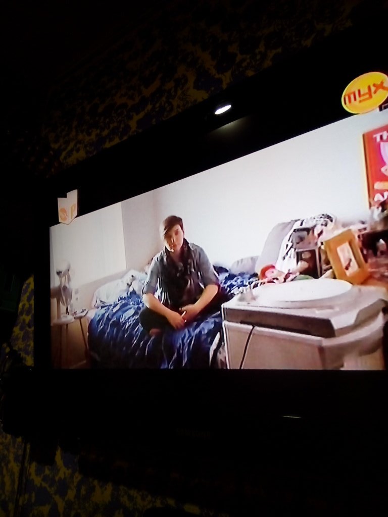 whathellukerh's tweet image. jet black heart // atm #MYXPresents5sos