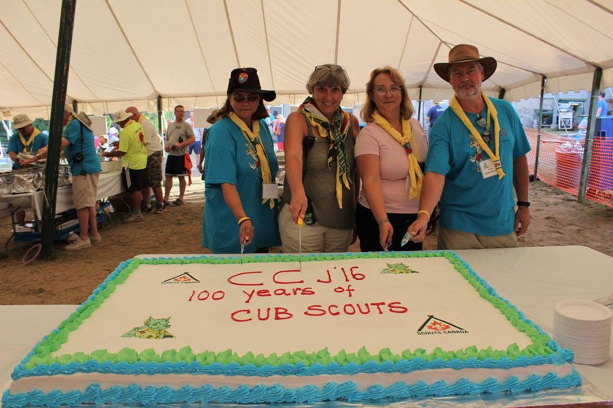 Bingemans's tweet photo. We're having a great time catering for @CubJamboree this week - just check out this cake! Dig in everyone! #CCJ16 https://t.co/f3x9iU0OmP
