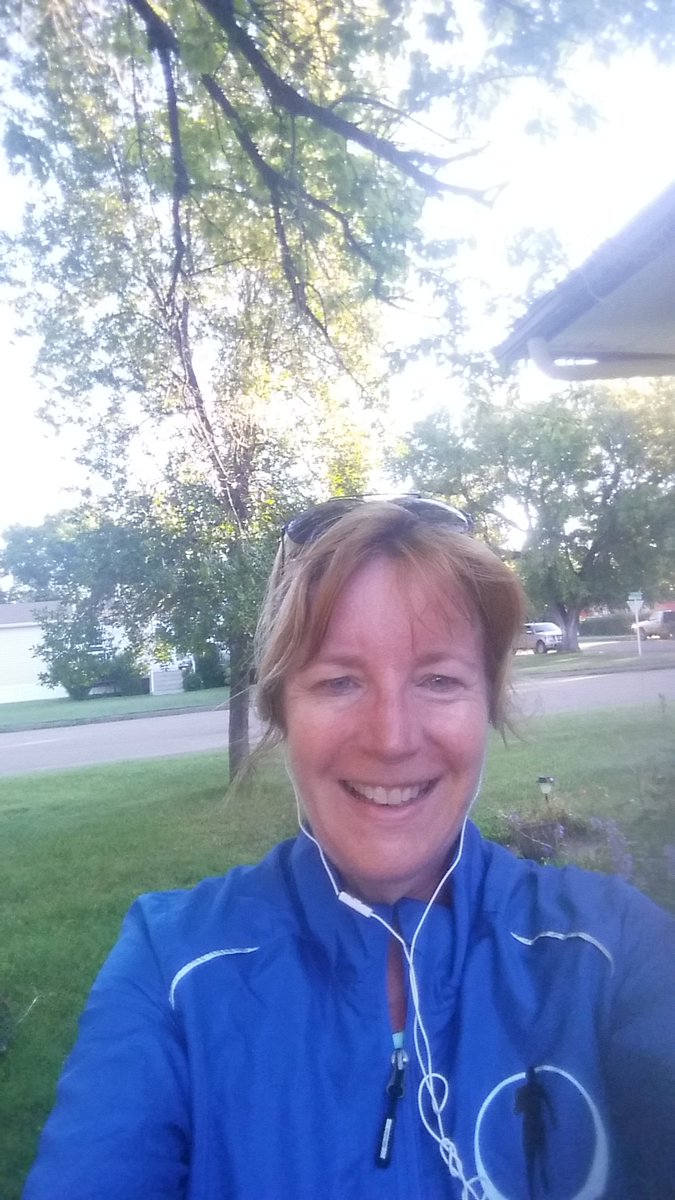 LaurelSchuett's tweet photo. Morning run done not pretty but still smiling #halfmarathontraining 
@MyPeakChallenge @MPCFitlanders @SamHeughan https://t.co/lxXWYHaNbS