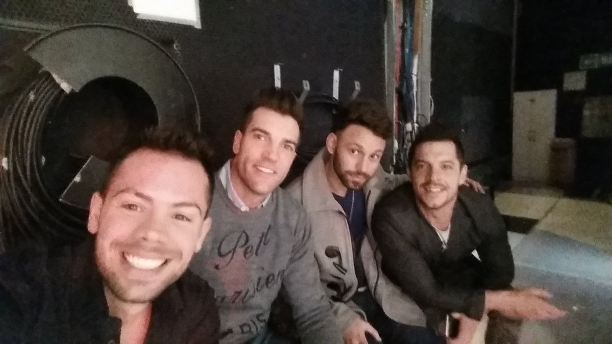 Marianoberonok's tweet photo. En el Back stage de @DesayunoTV esperando salir al aire en @AmericaTV C @FPVillar @frandelgadook @rodete10 https://t.co/tWD4T6ygYK