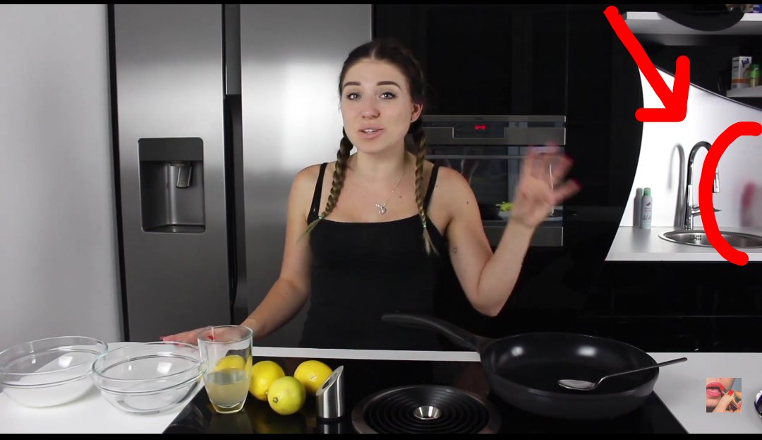 Laura281200's tweet photo. @BibisBeauty das meinten die Leute unter deinem Neuen Video.Sieht wirklich so aus als ob du da etwas verpixelt hast https://t.co/w1btbOicPL