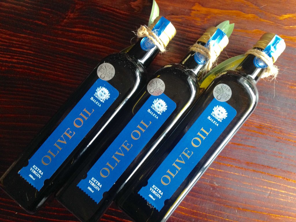 Do you know <a href="/BaleiaWines/">Baleia Wines</a>' extra virgin olive oil? It's fantastic. RT and you might WIN these 3 x 500 ml bottles.