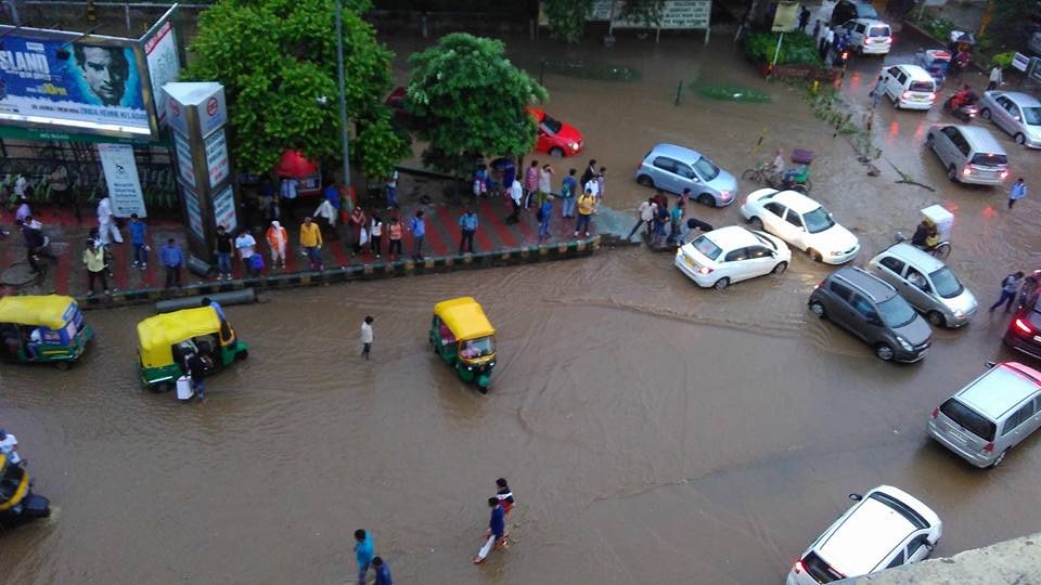 MaidenTales's tweet photo. #rains #gurgaon #HUDA #stay #safe https://t.co/9uudj12jz8
