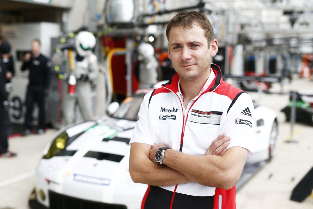 Total911's tweet photo. A new team will be on the 2017 @CarreraCupGB grid with a rather famous face at the helm: https://t.co/Uf2HayXbeN https://t.co/PXlX1saNqO